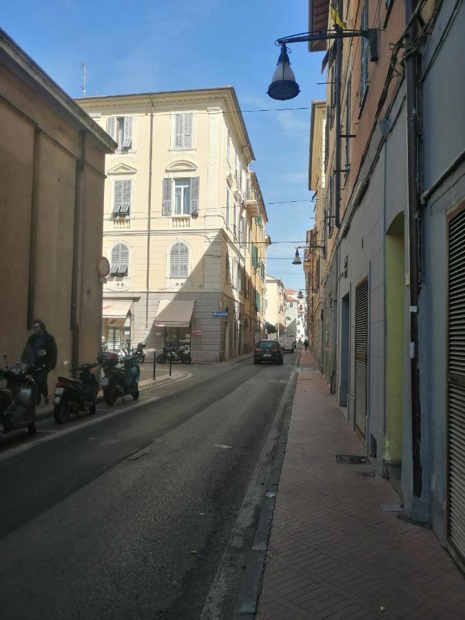 Ferienwohnung Casa Nives Imperia Exterior foto